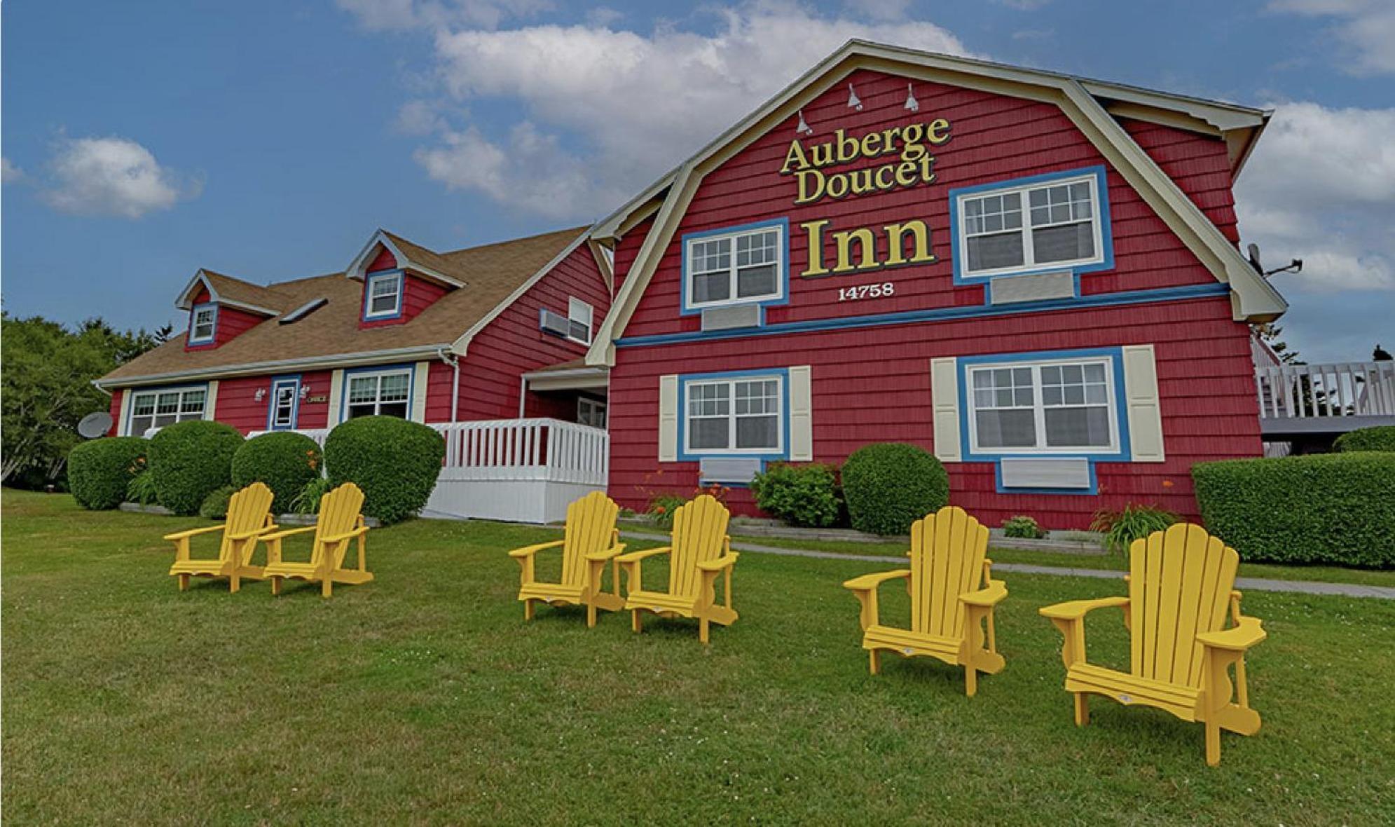 Auberge Doucet Inn Chéticamp Buitenkant foto